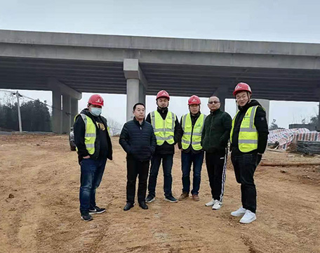 處領(lǐng)導(dǎo)赴G530查橋至牛磯段一級(jí)公路建設(shè)工程項(xiàng)目檢查指導(dǎo)工作