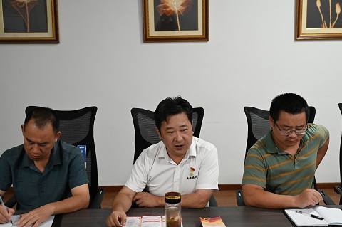 公路工程處黨支部開(kāi)展送廉潔到項(xiàng)目活動(dòng)